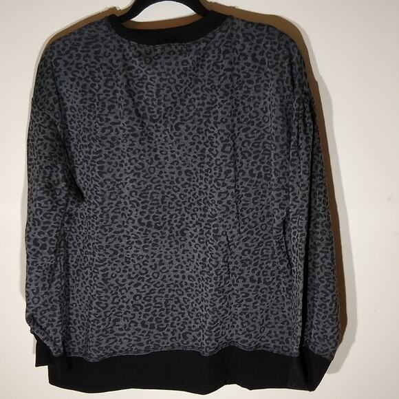 NWT Olivia and Vivian animal print sweatshirt Size 1X - Picture 5 of 7